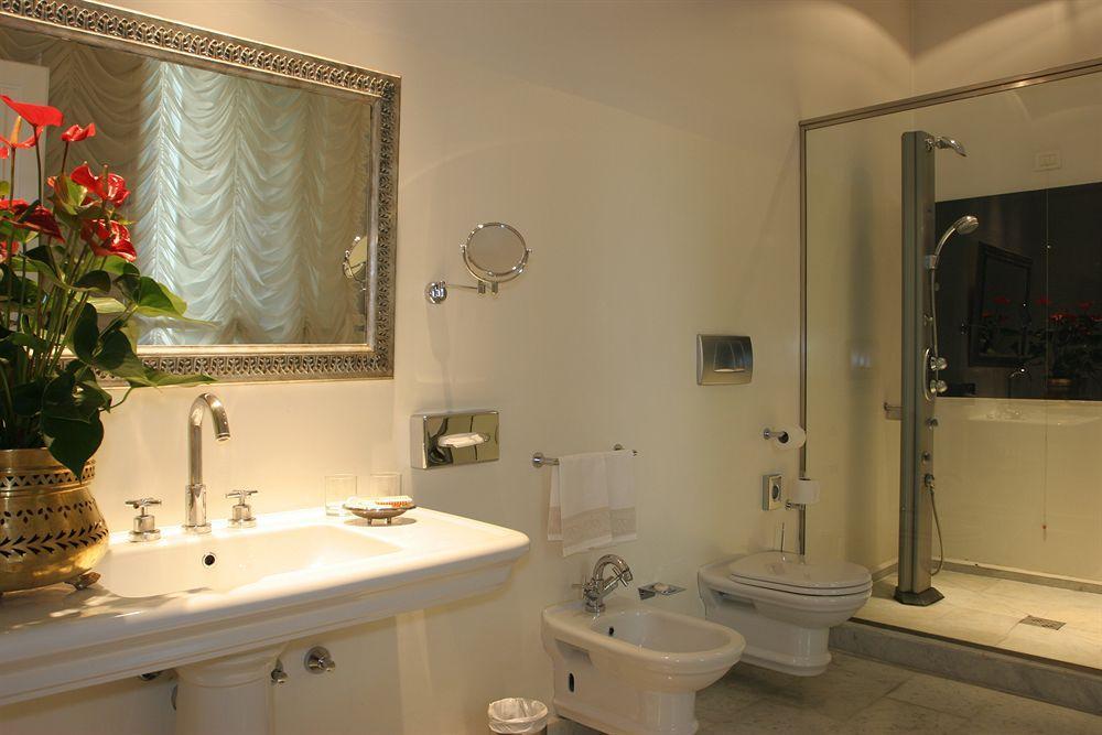 Zhonggong Plaza 4*