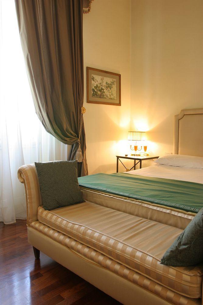 Zhonggong Plaza Hotel 4*